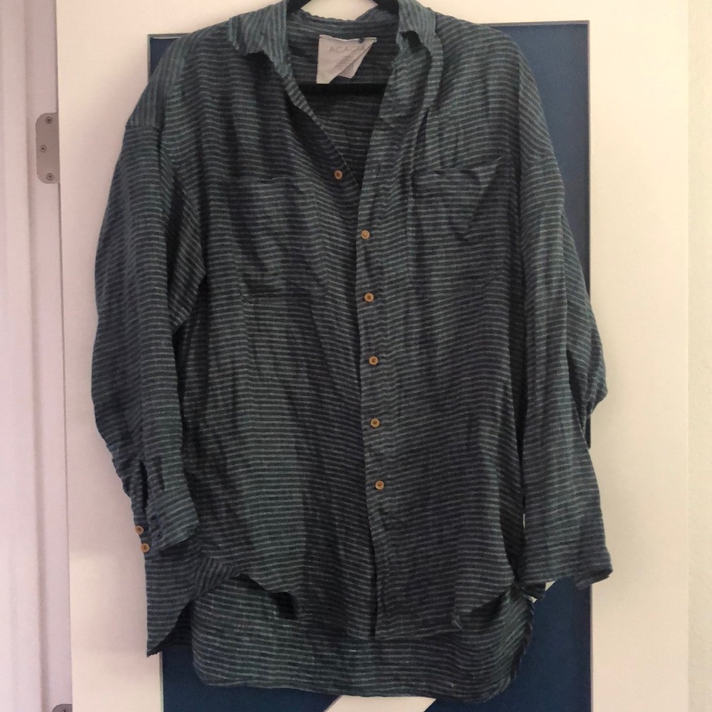 Acacia Santa Fe button down, size small, Fin color
